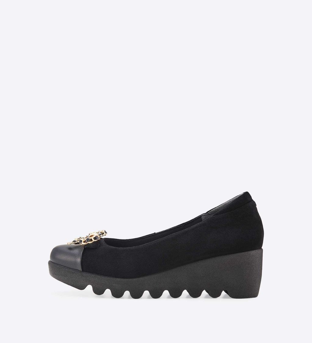 image_B8C67DD4-DDF9-4F49-9B58-00504E790383_1762869056