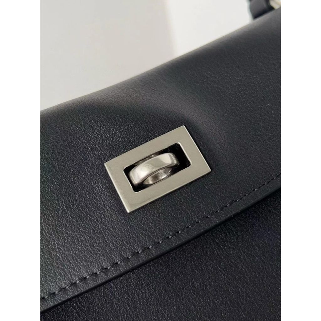 tw-11134207-7r990-luyngd0gmnyj8c