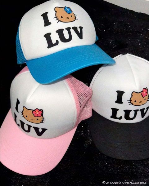 ＼ こんなの買う5しかない⋯   .ᐟ__.ᐟ_.ᐟ／_サマーバージョンの『ハローキティ』とSPINNS