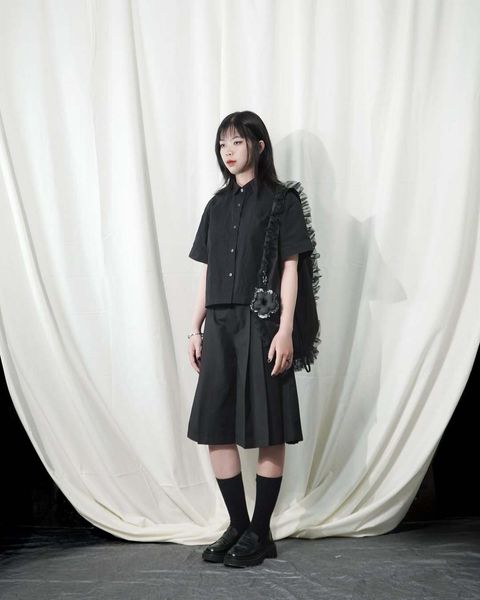 Look 04Quần Mi.Thiết kế tối giản với chi tiết xếp ly được cân chỉnh kỹ lưỡng, mang lại sự thoải  (5)