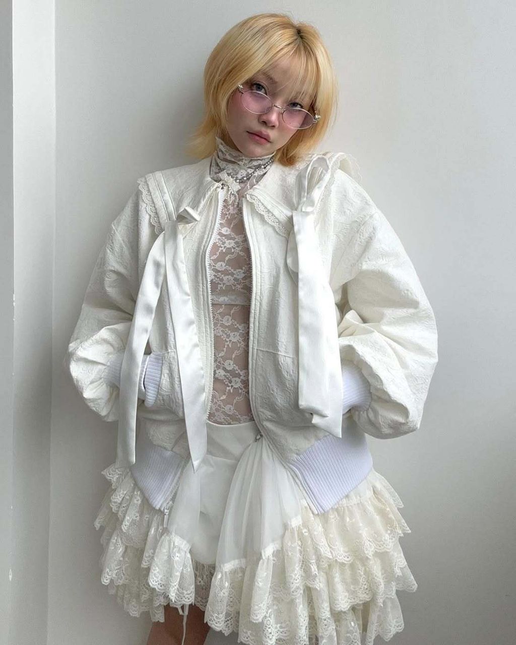 私たちの砂漠では、私たちの涙はすべて塵と化した (1)