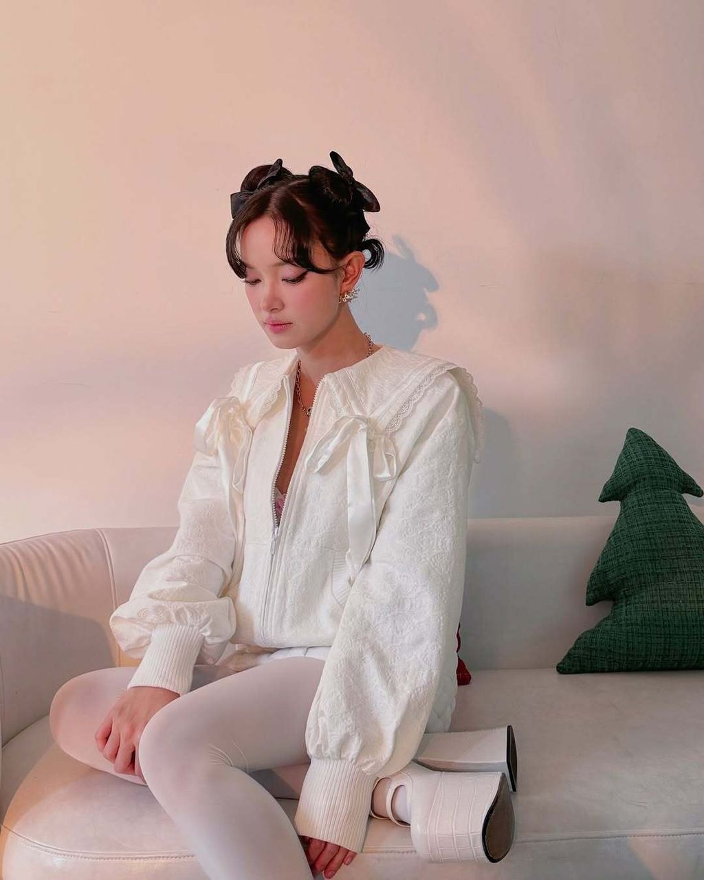 Princss @chaubui_ wearing our PRINCESS BOMBER in Tươi mới, gợi cảm, thuần khiết collection ( ⸝⸝´