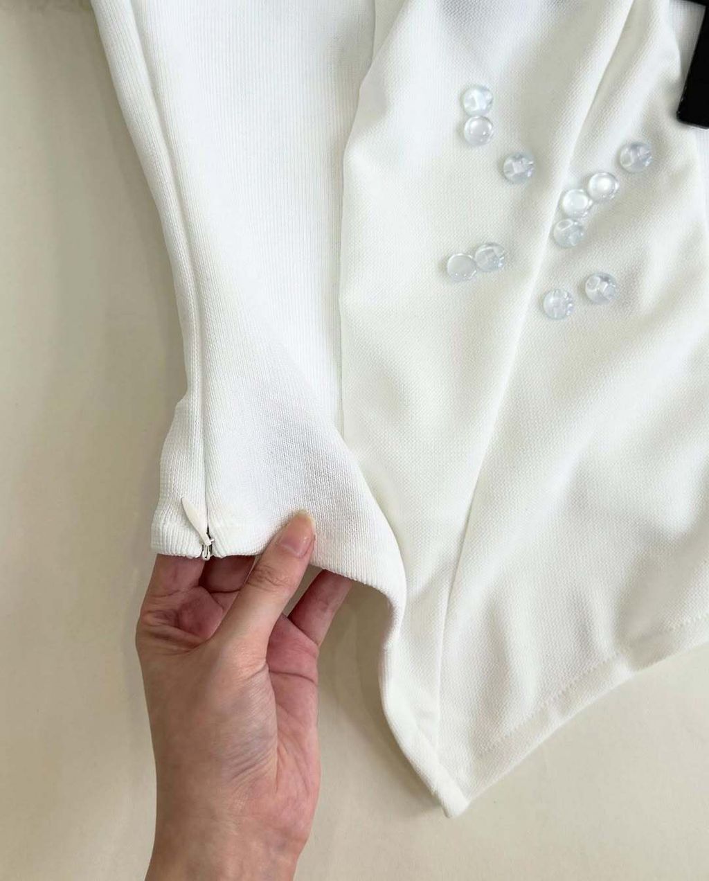 Pure white - Pure style 🤍🪽Xinxin Top is recently restocked!shop at-princssclub.com - IUE STUDI (1)