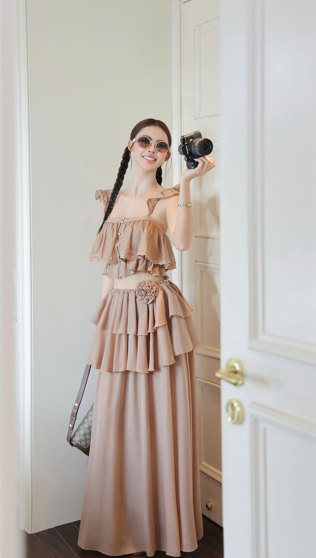 z6953755056973_1e9042114174d343fb824831614e8af0_美图设计室AI消除_20250902