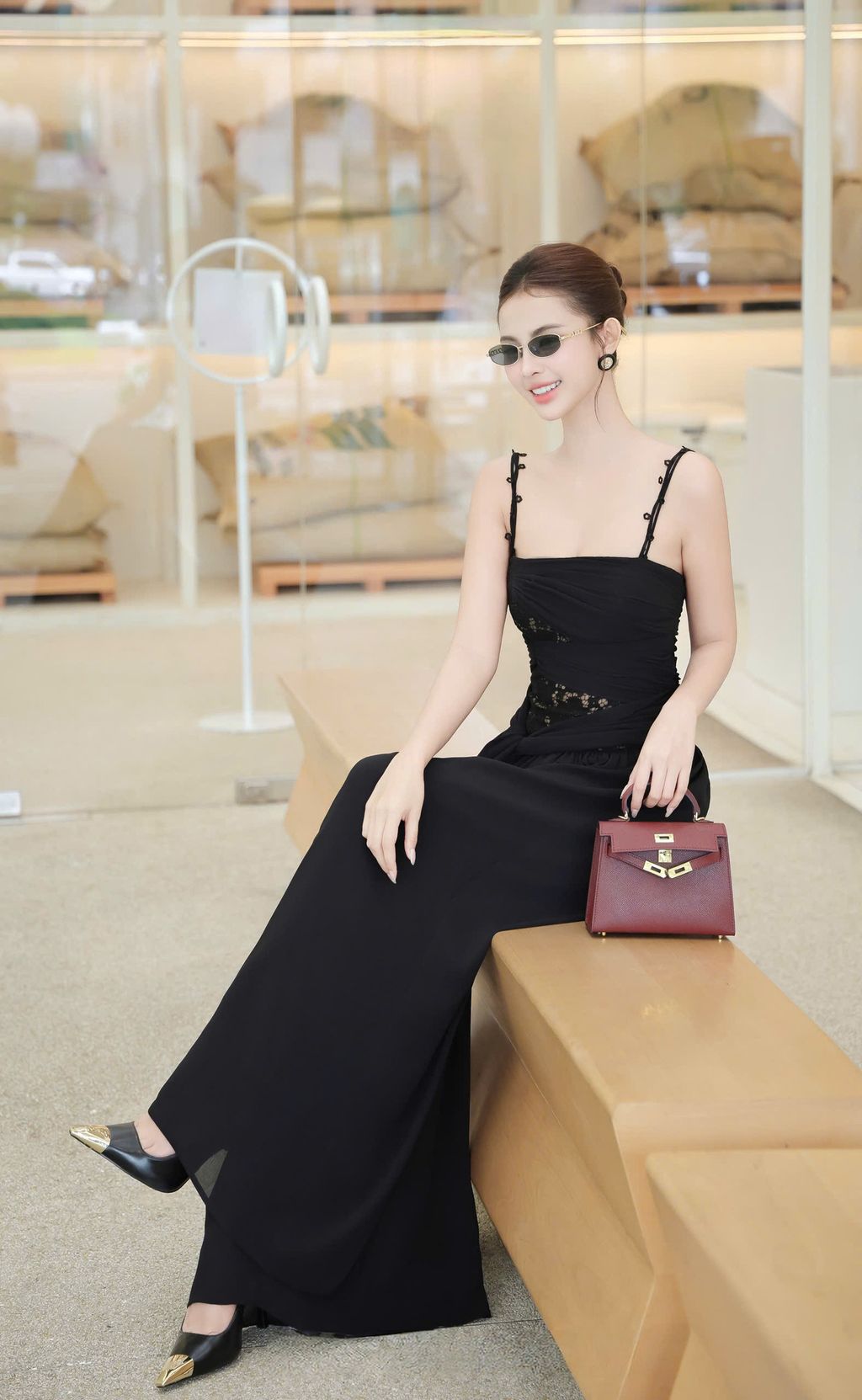 z6947140803997_29445b2e6265996a4e748c00607676b1_美图设计室AI消除_20250902