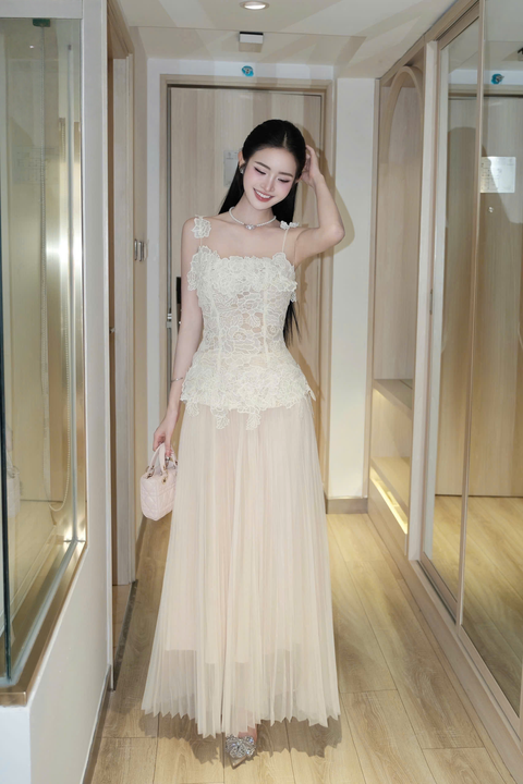 z7253441904627_dd4225e5a085d9673ddfb4c74b79f57f_美图设计室AI消除_20251124