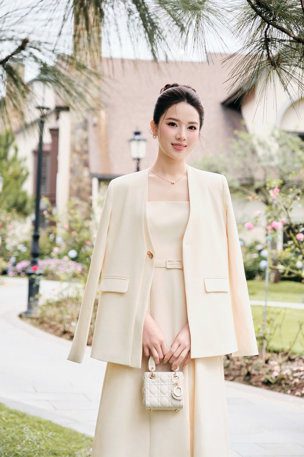 z7256294176386_6d44787e56e7f0994bace674cecd2f08_美图设计室AI消除_20251124