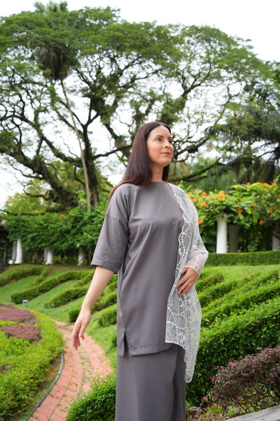 KURUNG ANGGUN | HITAM MANIS SELALU