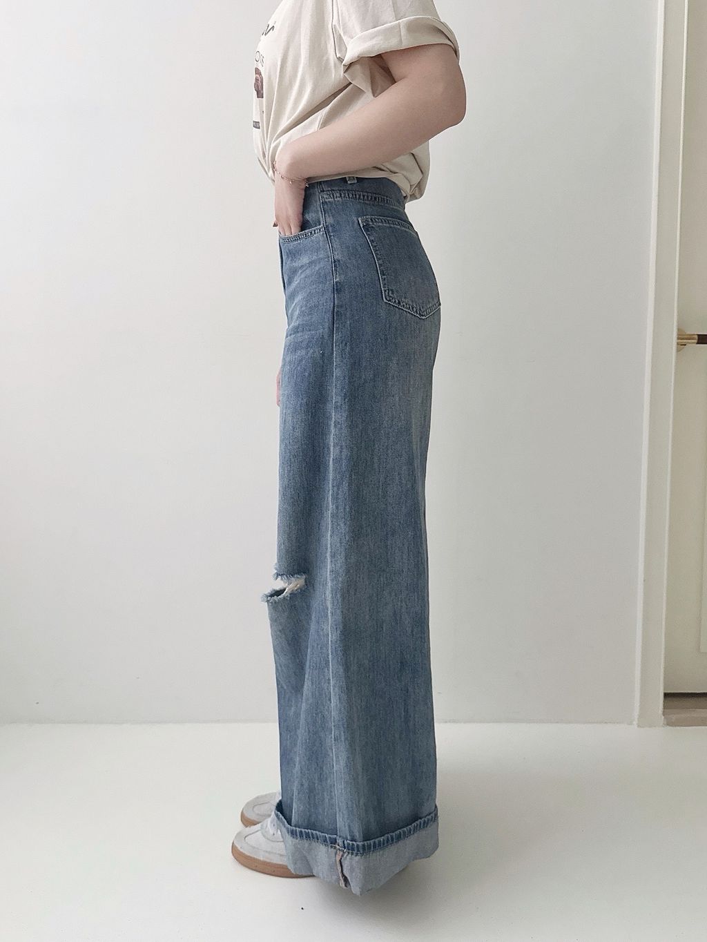 D1C6CA31-06B8-4FF5-A563-FD48452E679D