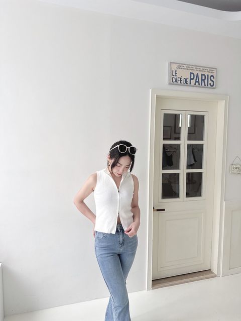 216804C3-969B-405A-A34D-8C52159F2A3A