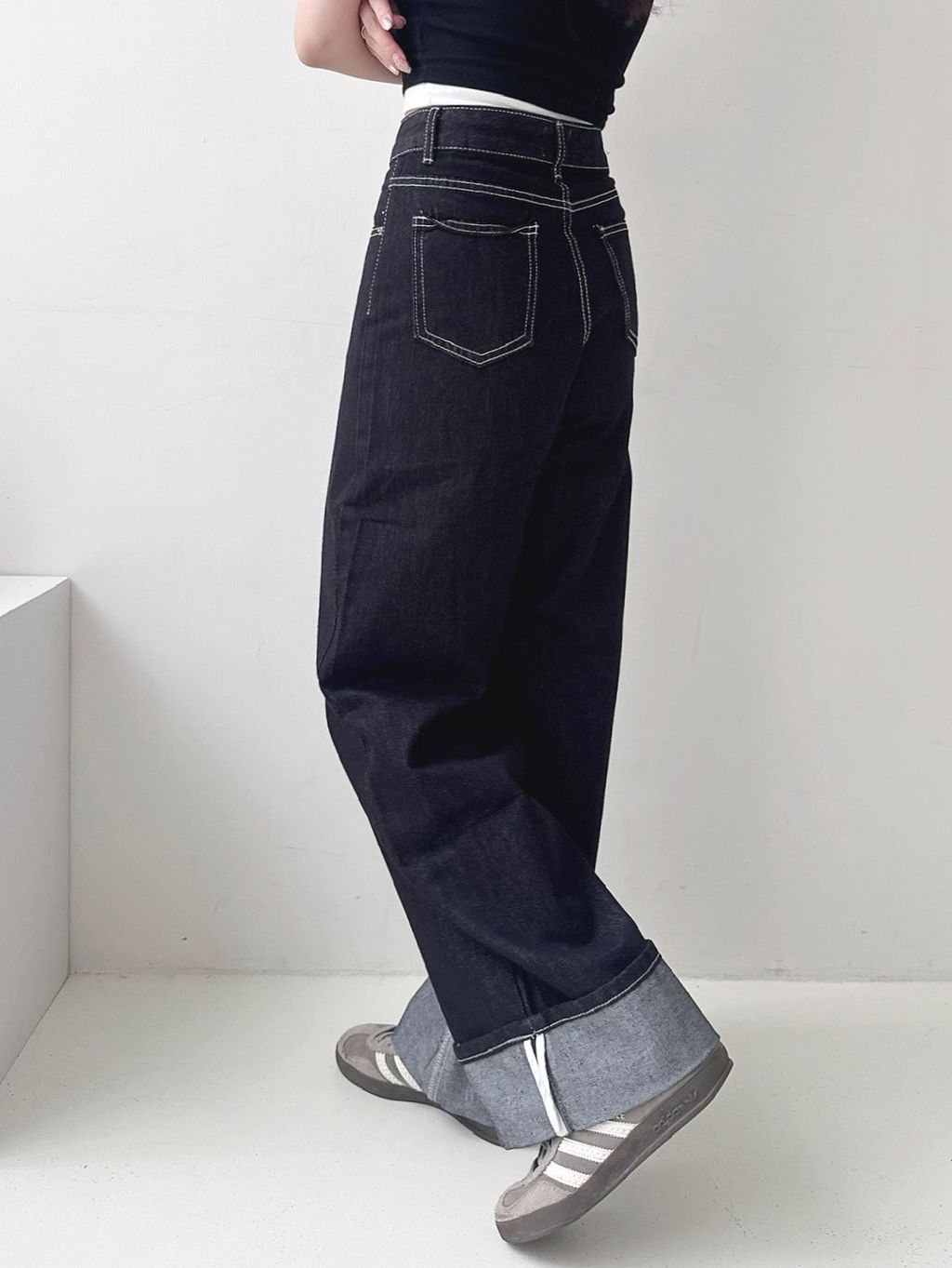 A2930EDC-6E01-4258-8746-4A726F929A65