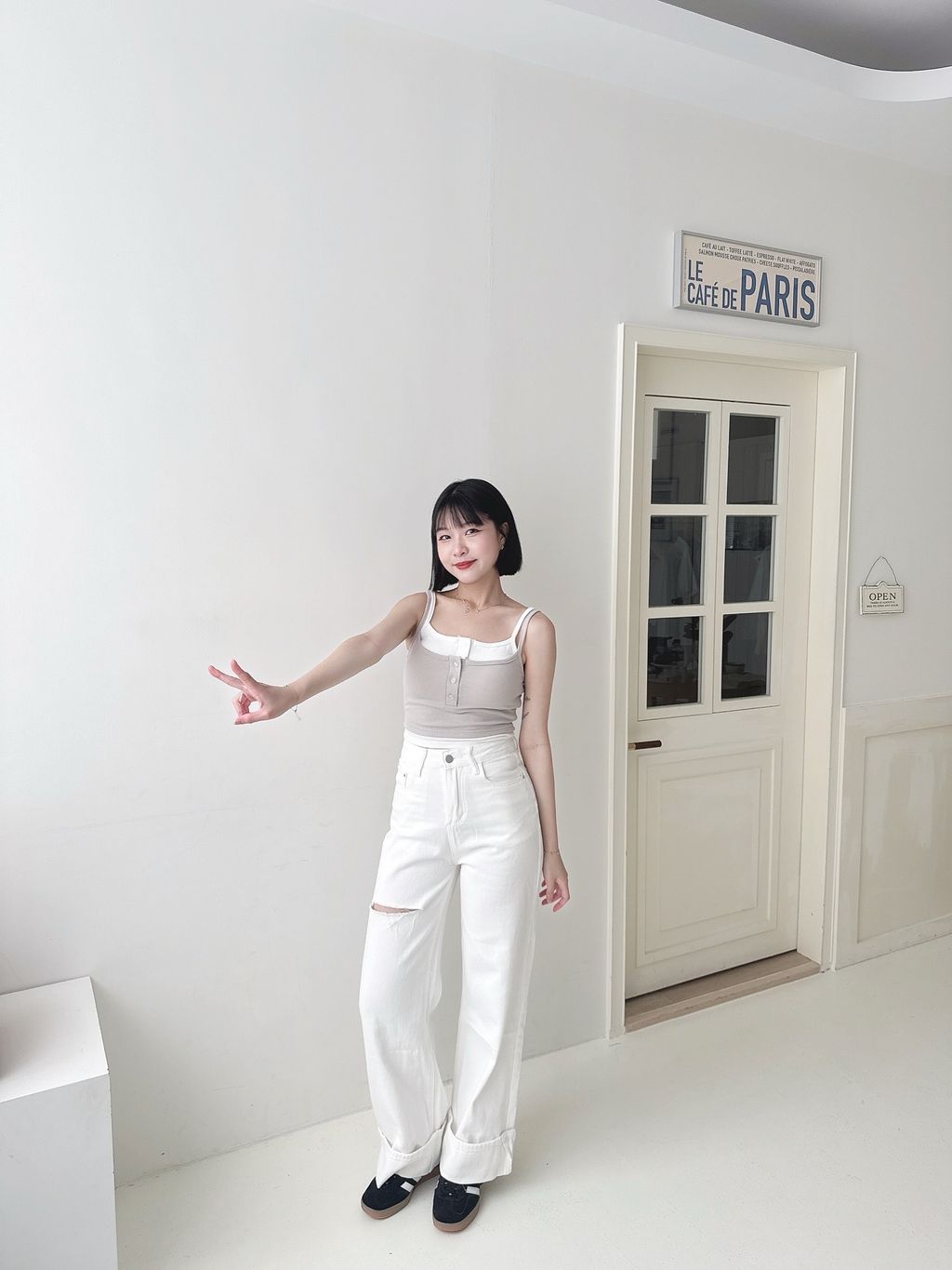 5FA81DB6-AE3E-4C49-8E28-2111CC2E1901