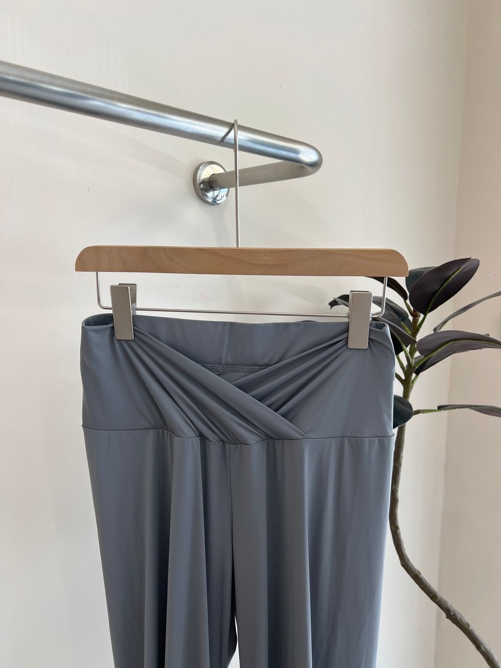 image_picker_A240E6EC-3CE5-4E32-A256-CD8907493E77-837-00000022AAE50FF3