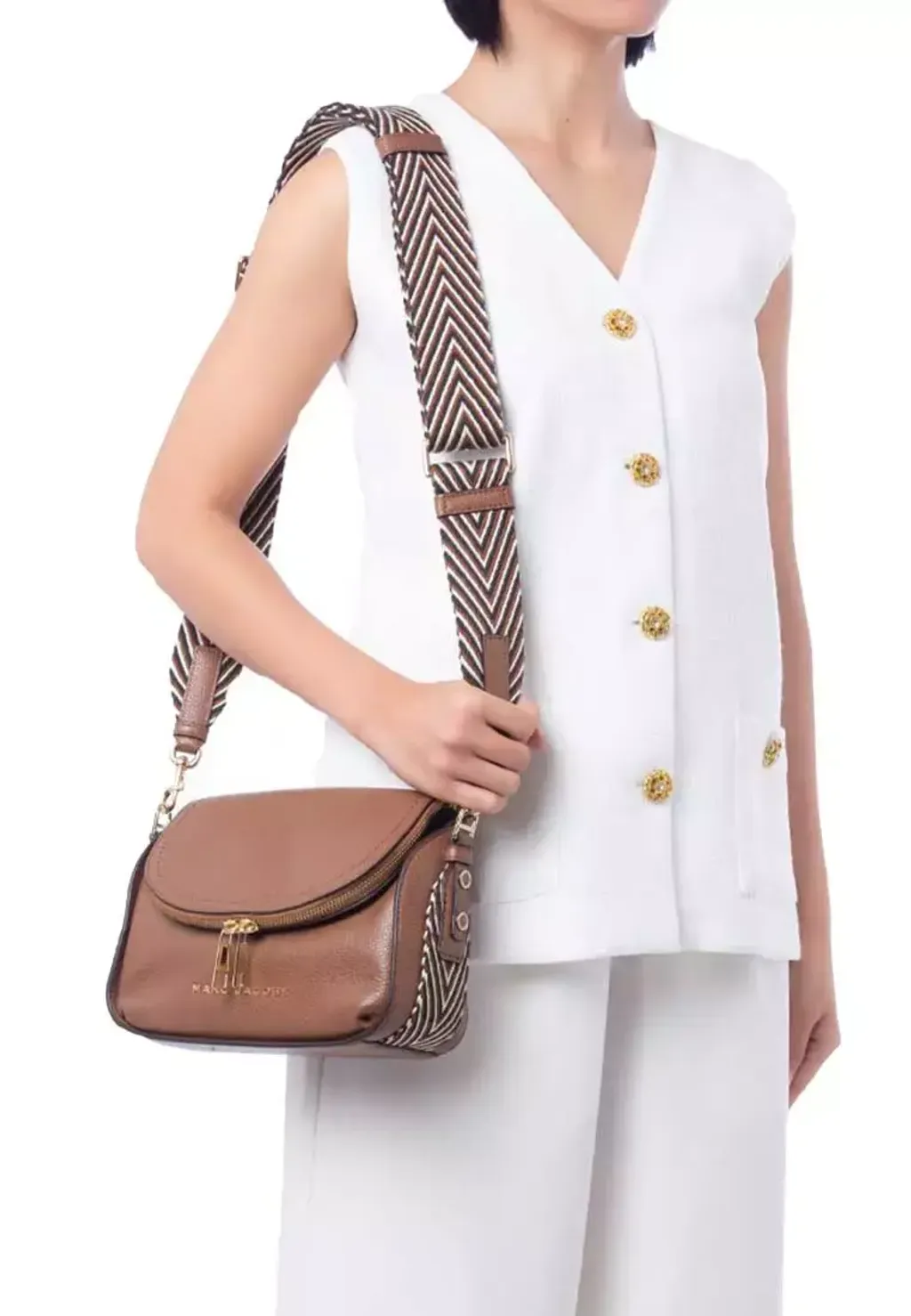 marc-jacobs-8360-5918644-4