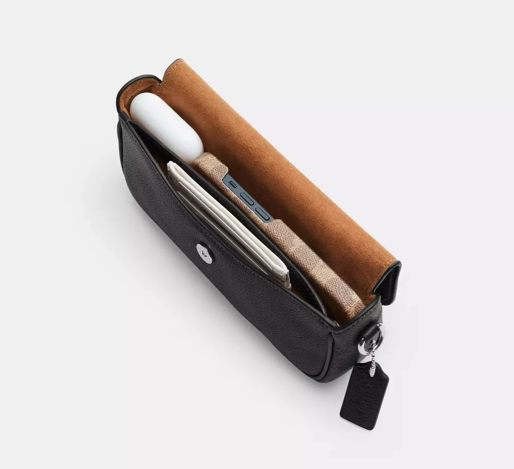 HaileyFlapBagPropFamily_a6