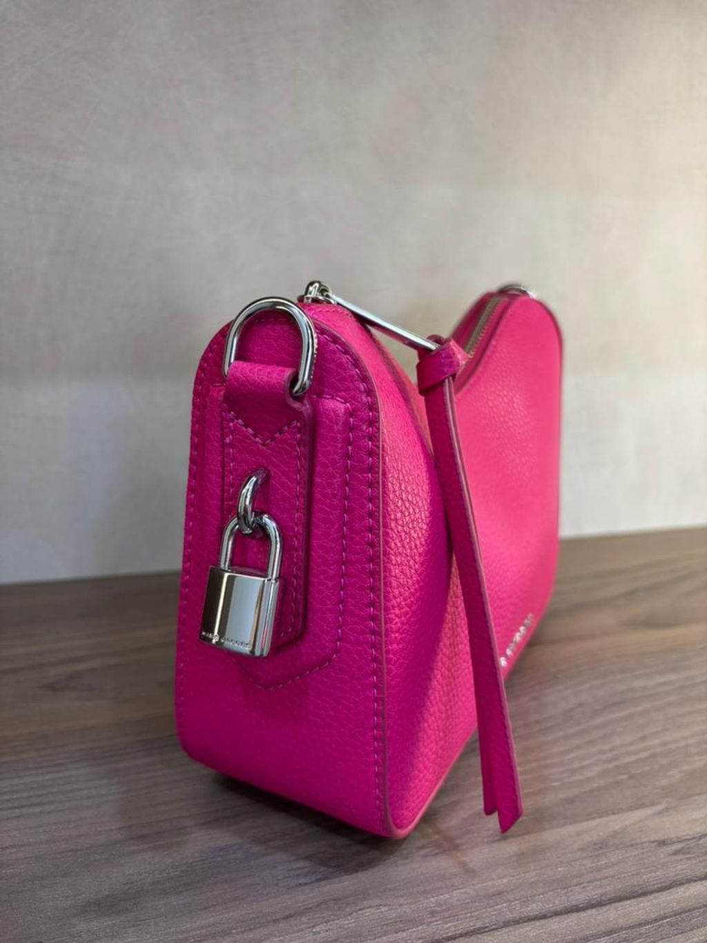 f493f7a8-47fe-473e-945d-28fb2af8def6