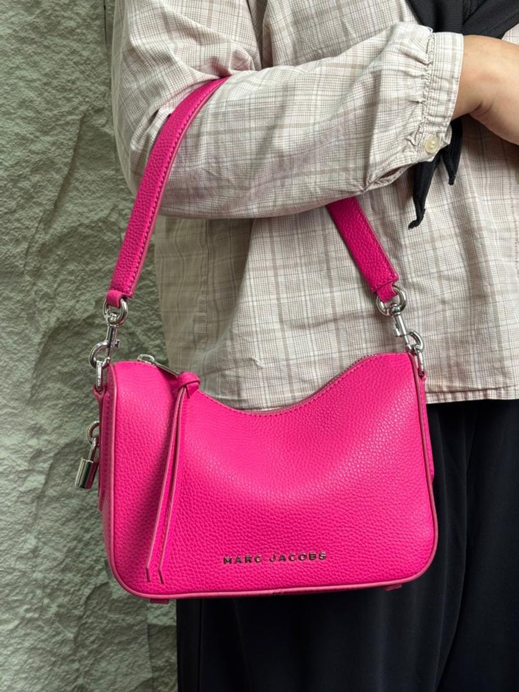 9d853b5a-750e-421b-a808-d740b001a79d