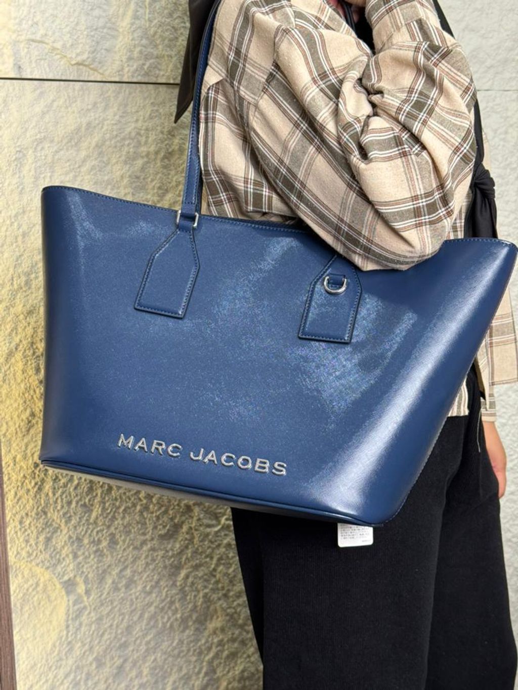 d2ecfeee-8da6-4619-a7d1-e29f26eeb3b7