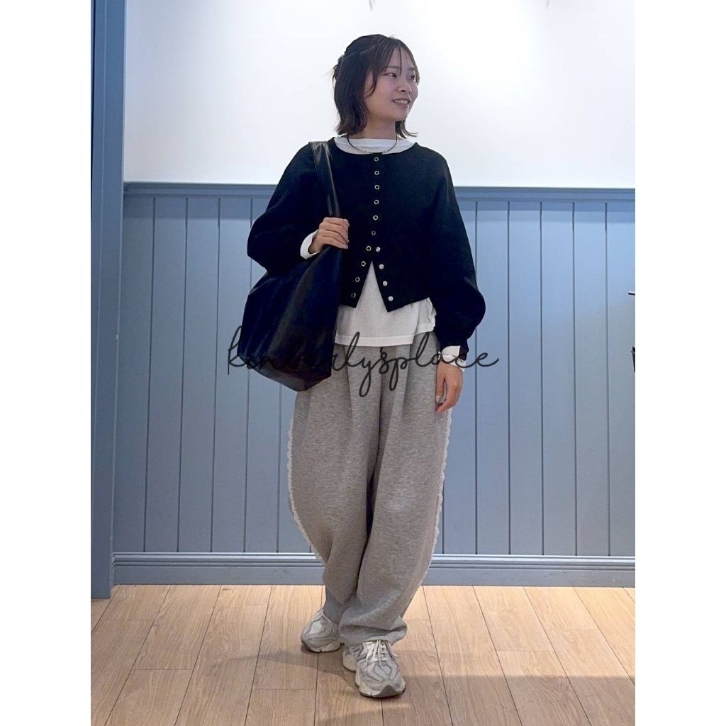 tw-11134207-820le-mly938cmv9jc80