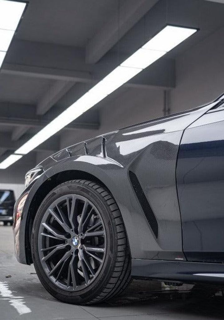 BMW3Series330iM340iG20G212019-ONwithAftermarketParts-AEStyleCarbonFiberFrontFendersfromArmorExtend_3_1024x