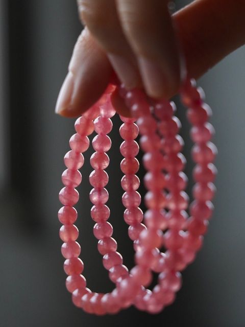 FEFF82D3-060A-41B1-8F45-FCBF4D9337C2