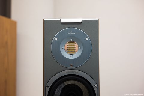 audiovector_r3_010ss