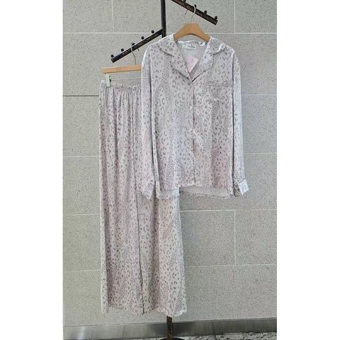 tw-11134207-81zti-mhuuc74tgirn9f