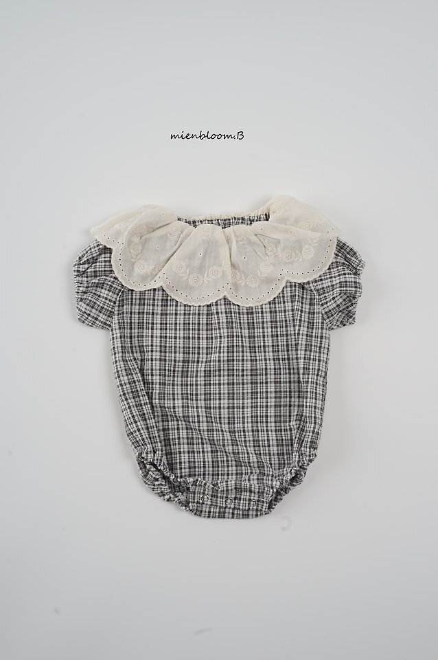Bebe Check Rose Suit image 5