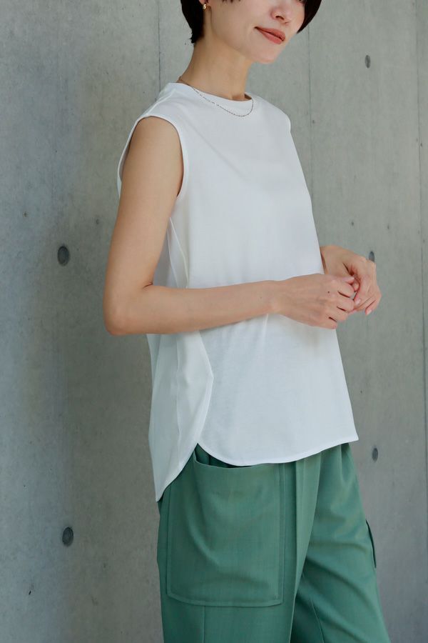 白色無袖 model