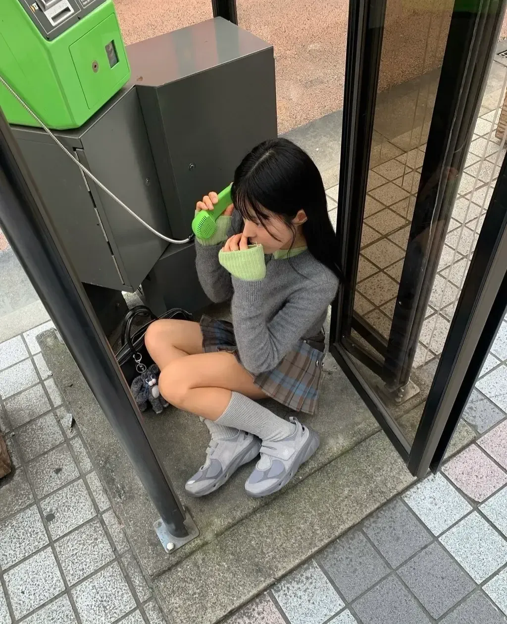 1000405297