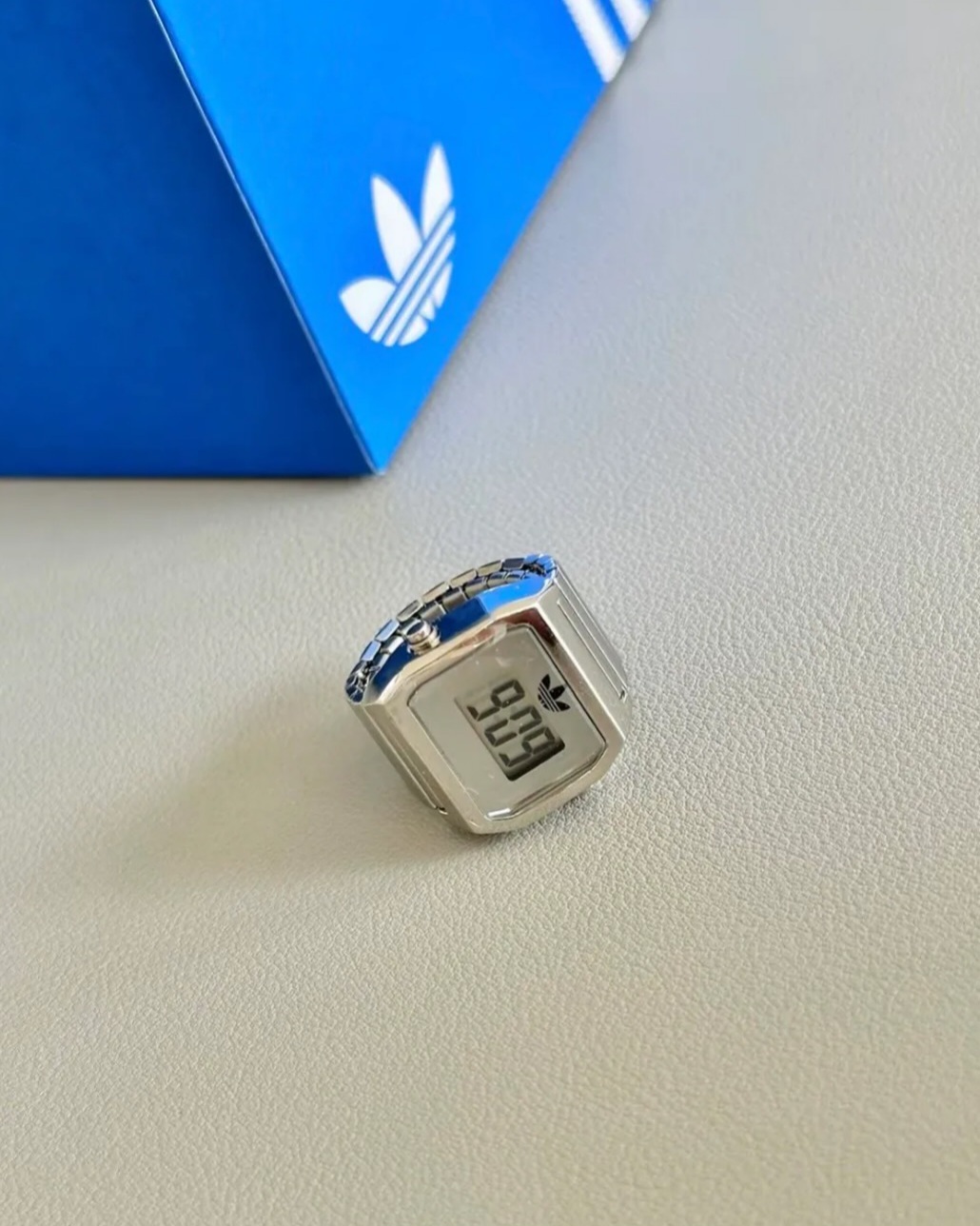 1000556002