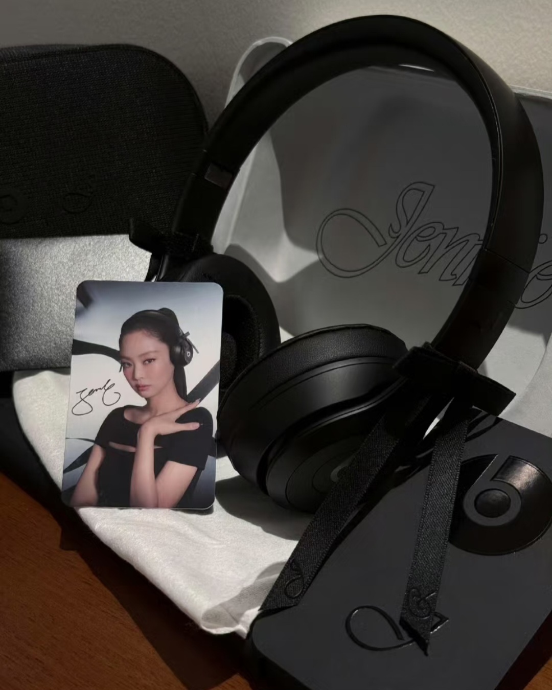 1000557859