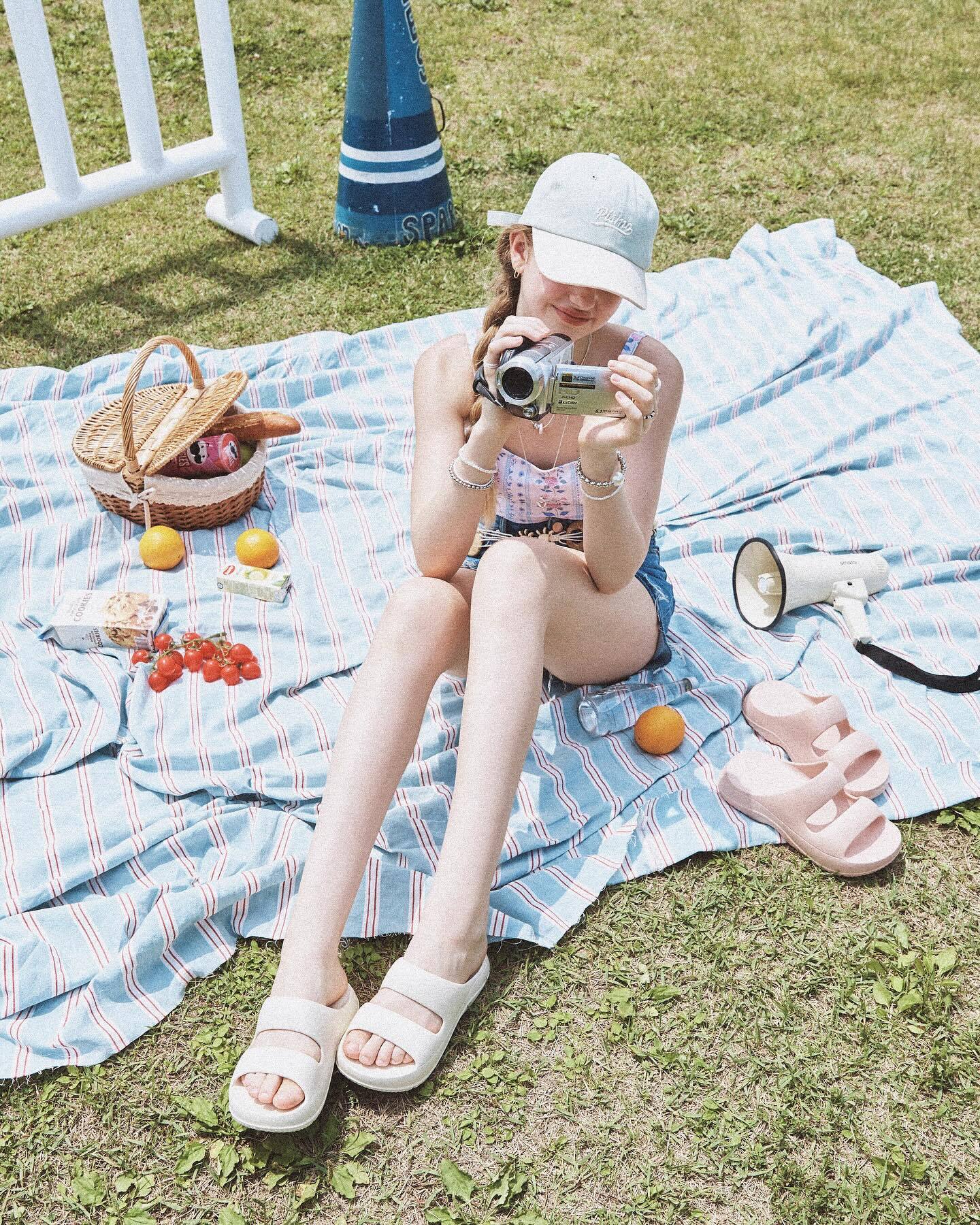 1000565407