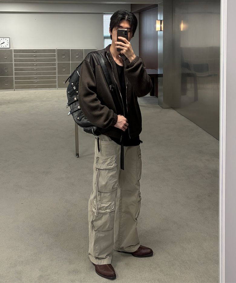 1000585579