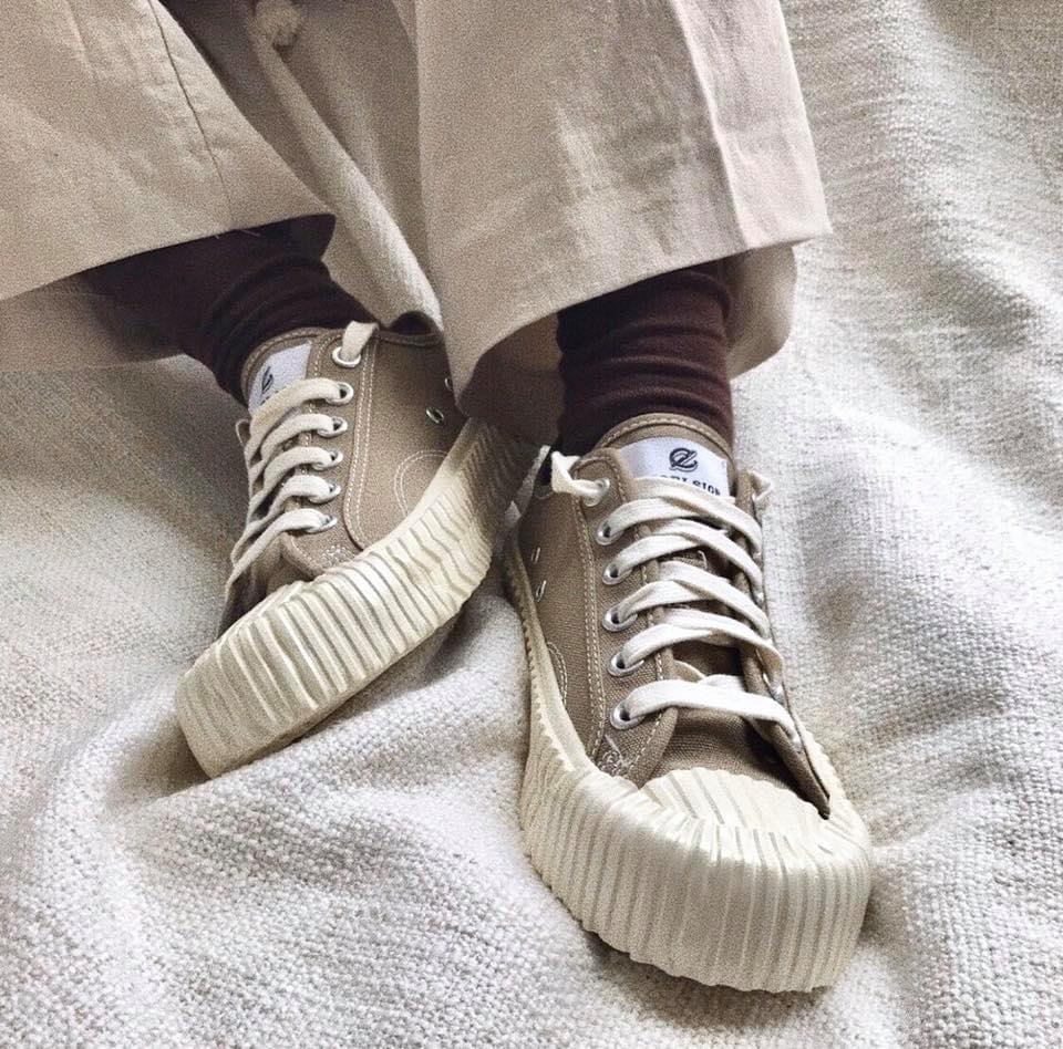 韓國EXCELSIOR 餅乾鞋 BOLT LO 奶茶色3