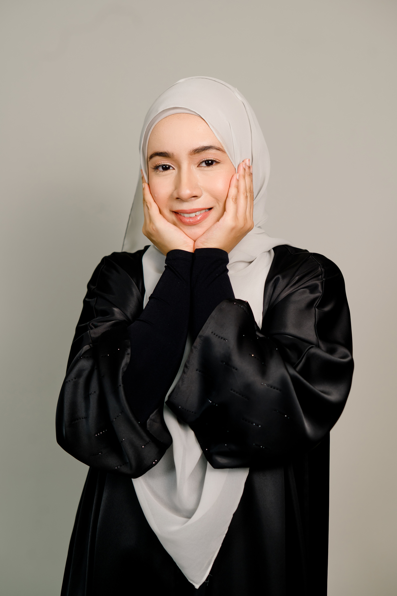 Emiera Handsoock 