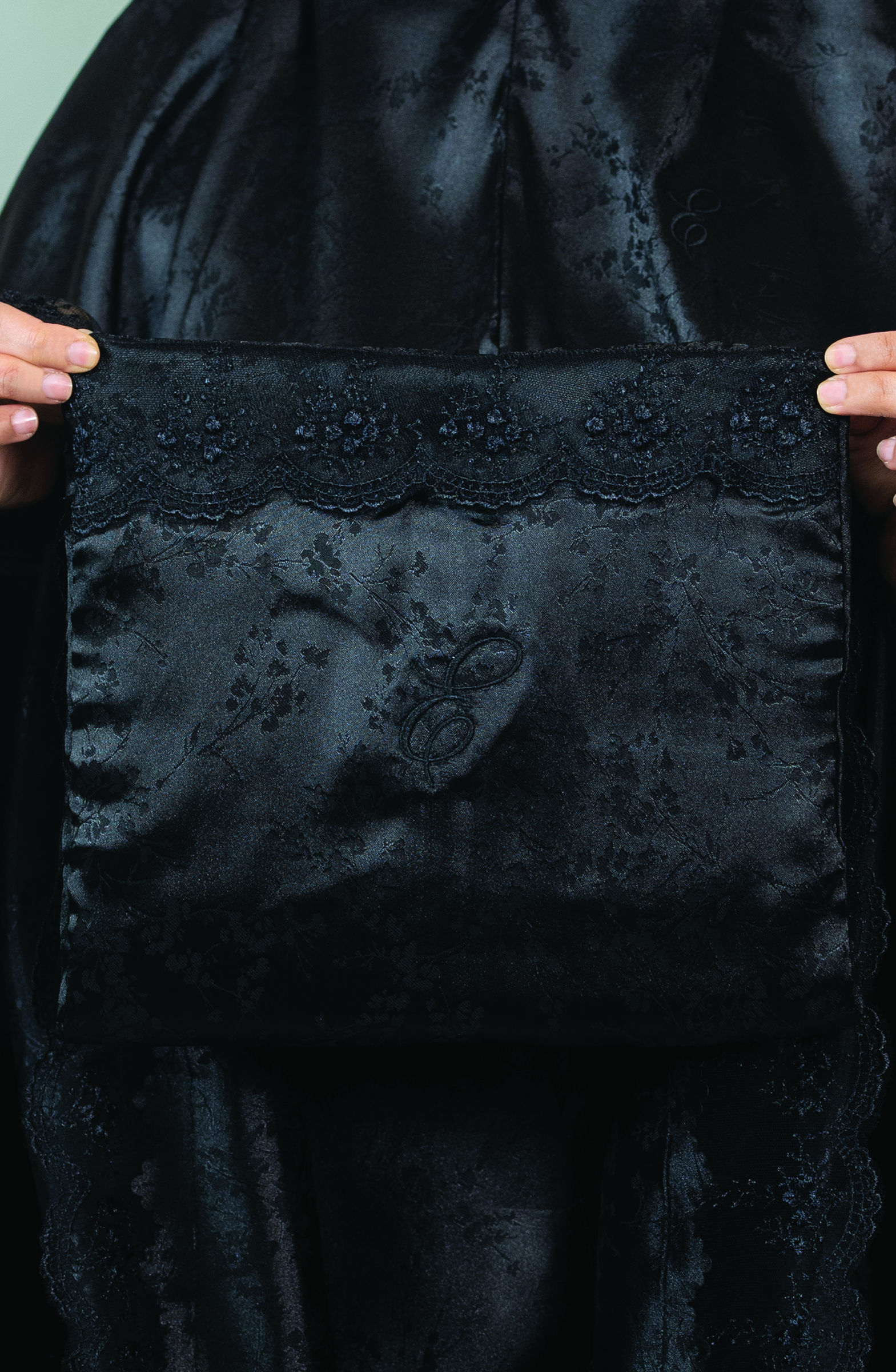 23825-W Telekung Bag (Black)