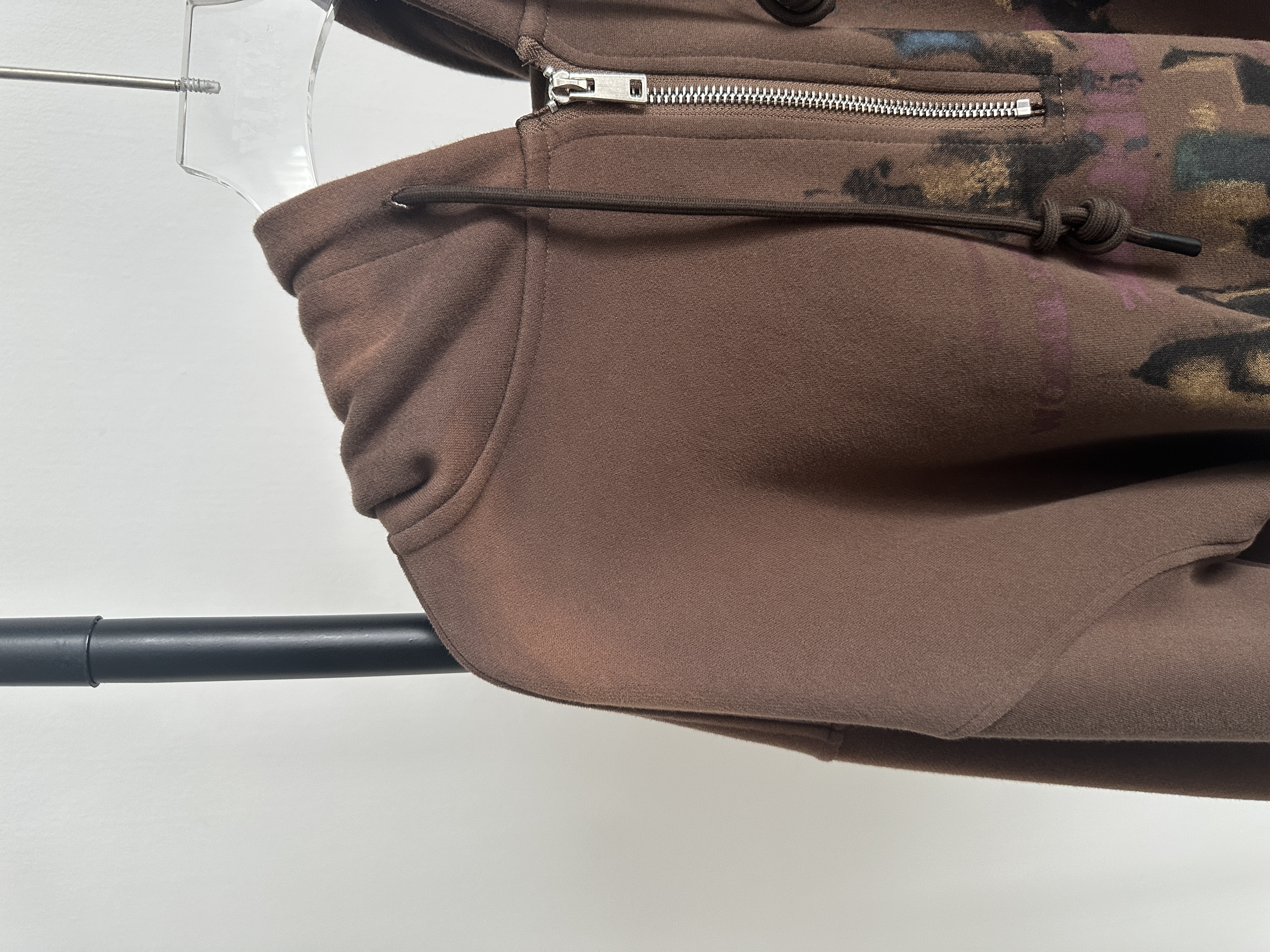 V1275肩膀处褪色