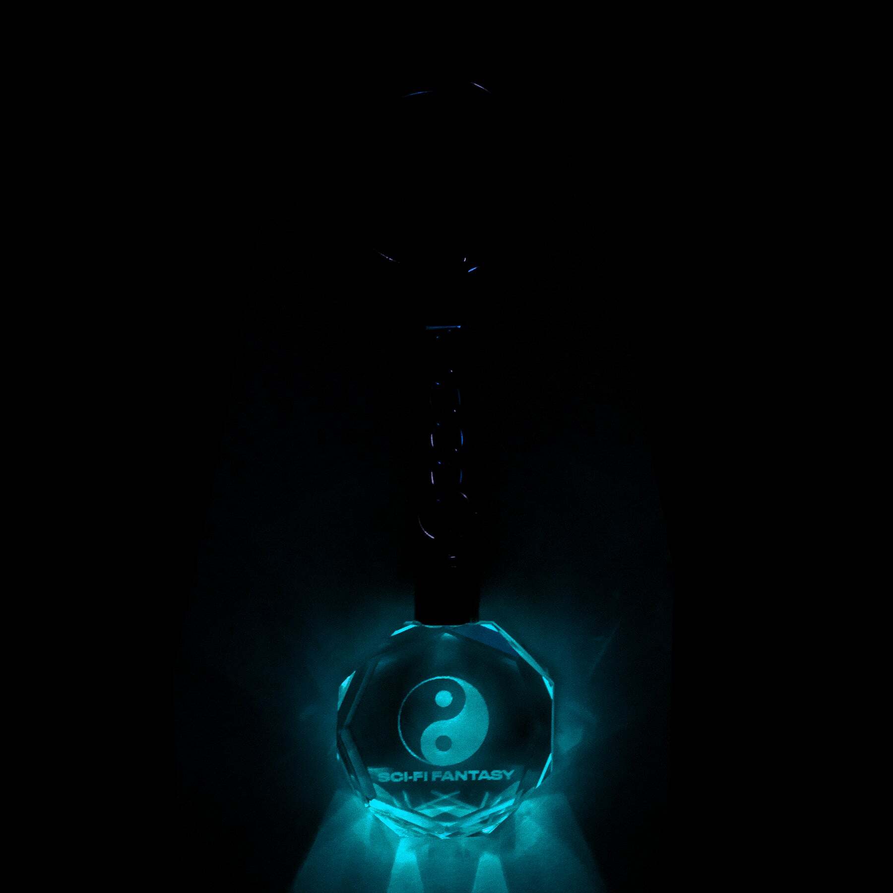 SCIFIFANTASYLIGHTUPCRYSTALKEYCHAIN03_1800x