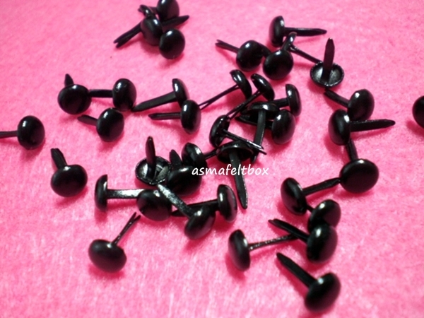 black brads 5mm.JPG