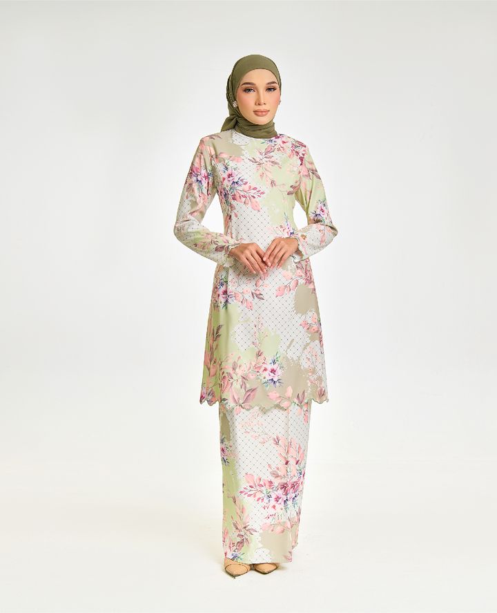 website qeesha-16