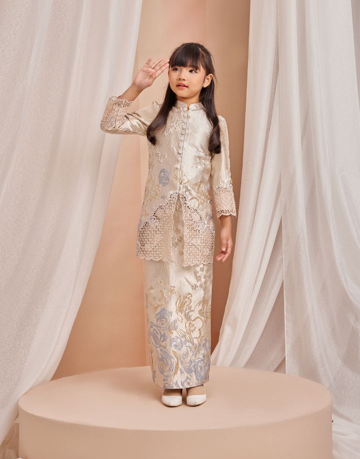 Web Shaina-06