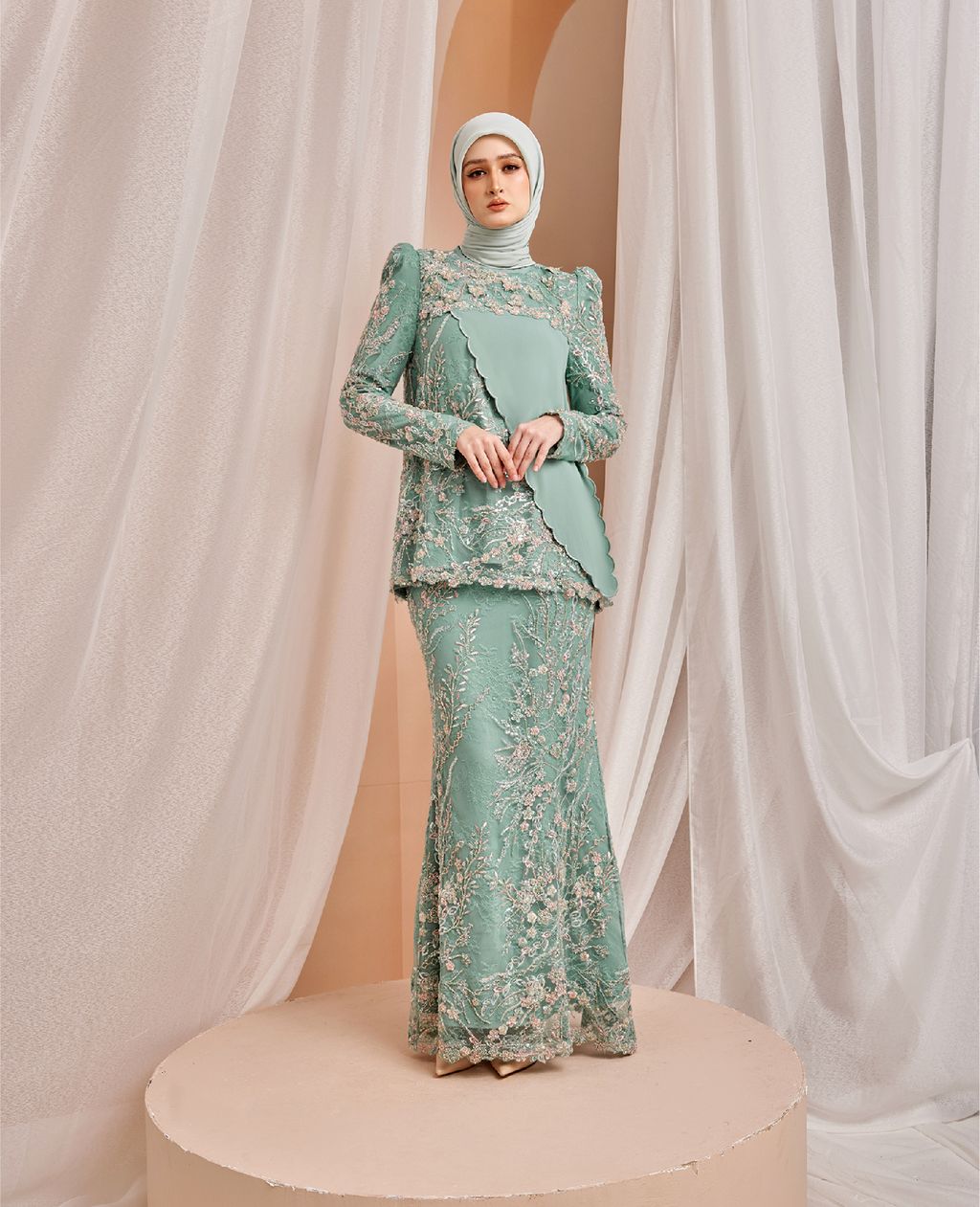 website lilith doll-01