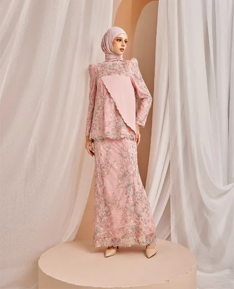 website lilith doll-06