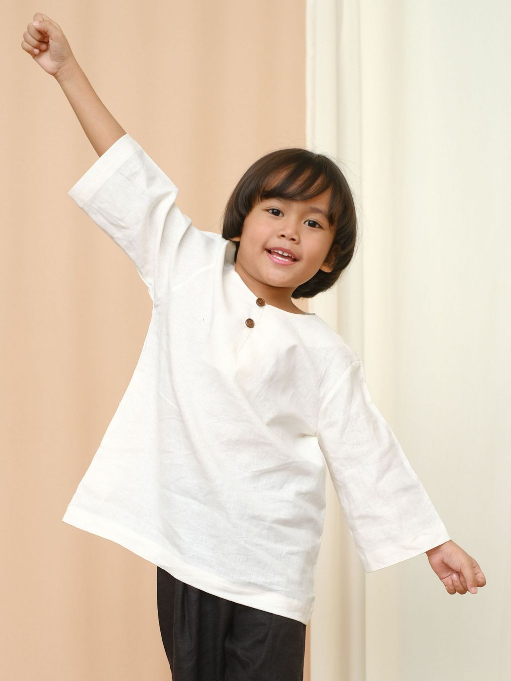 Boy White Kurta 4.jpg