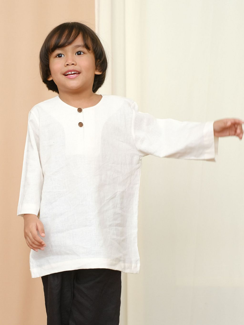 Boy White Kurta 2.jpg