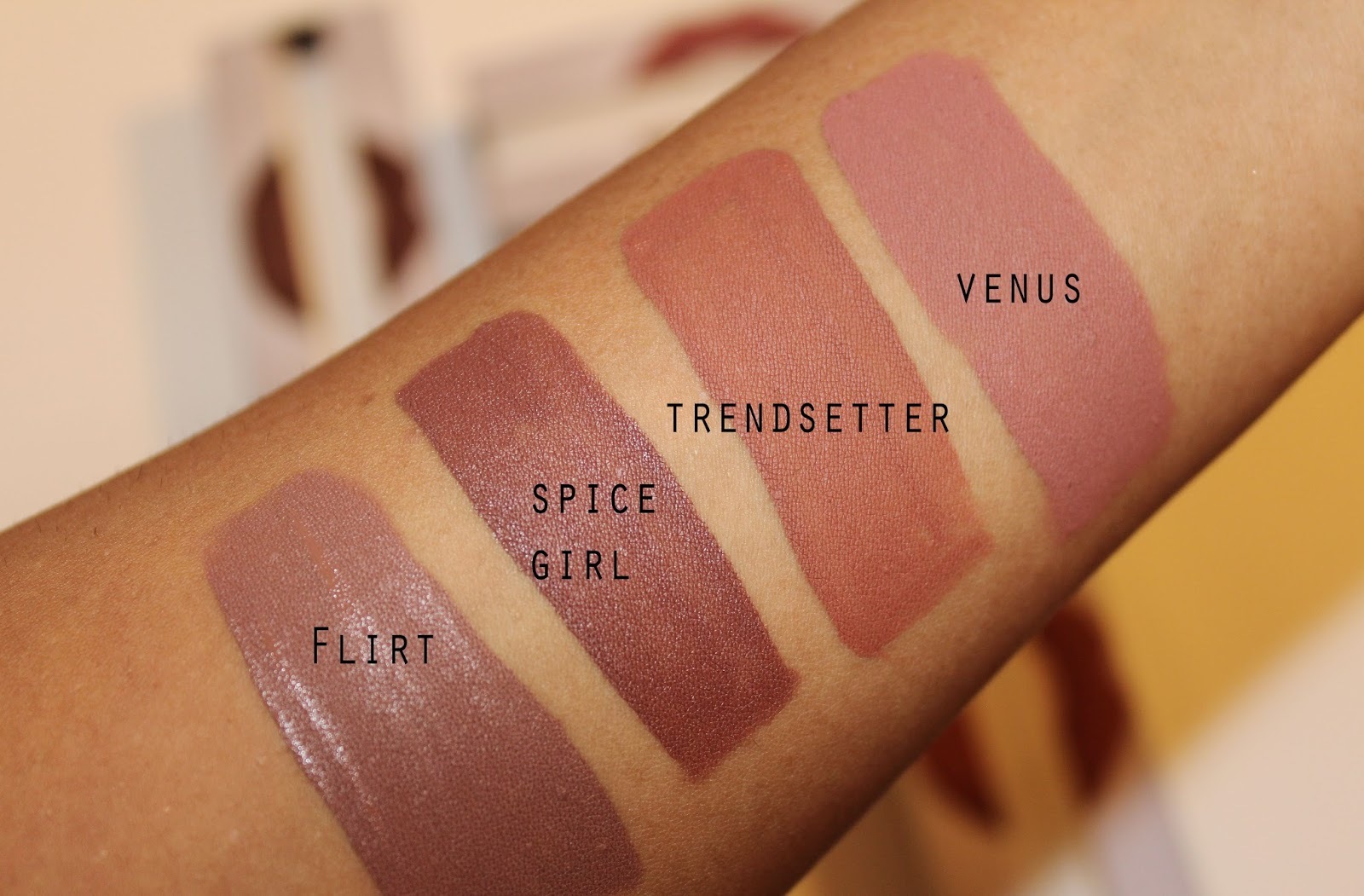 HUDA BEAUTY Lip Contour Set Spice Girl & Venus Beautyspot