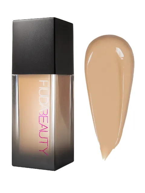 huda_beauty_fauxfilter_foundation_macaroon-230N.png