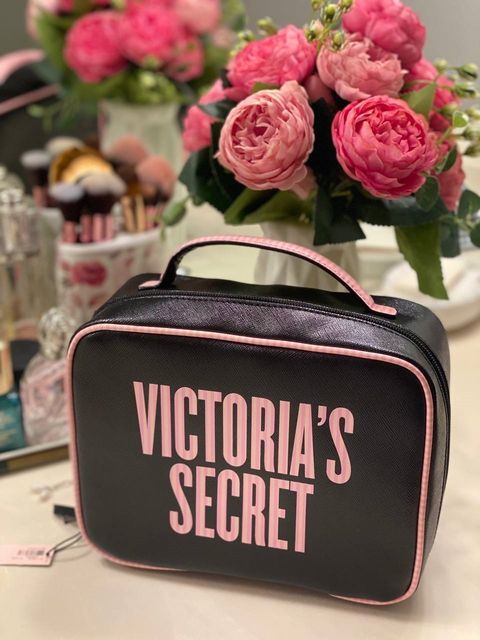 Victoria secret bra travel case
