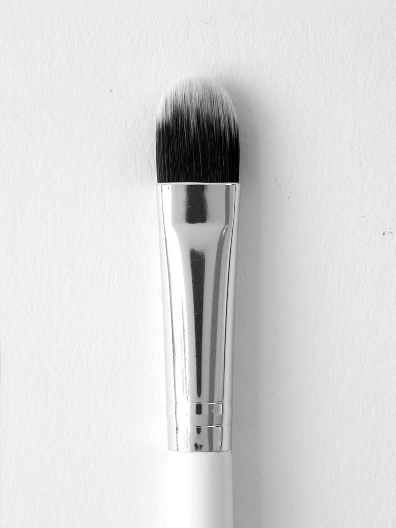 Colourpop MEDIUM SHADER BRUSH.jpg